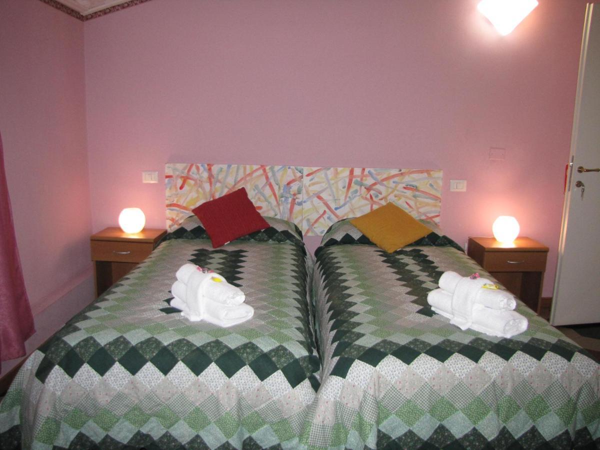 Bb La Bella Addormentata E Il Principe Calaf Bed & Breakfast Lucca Exterior photo