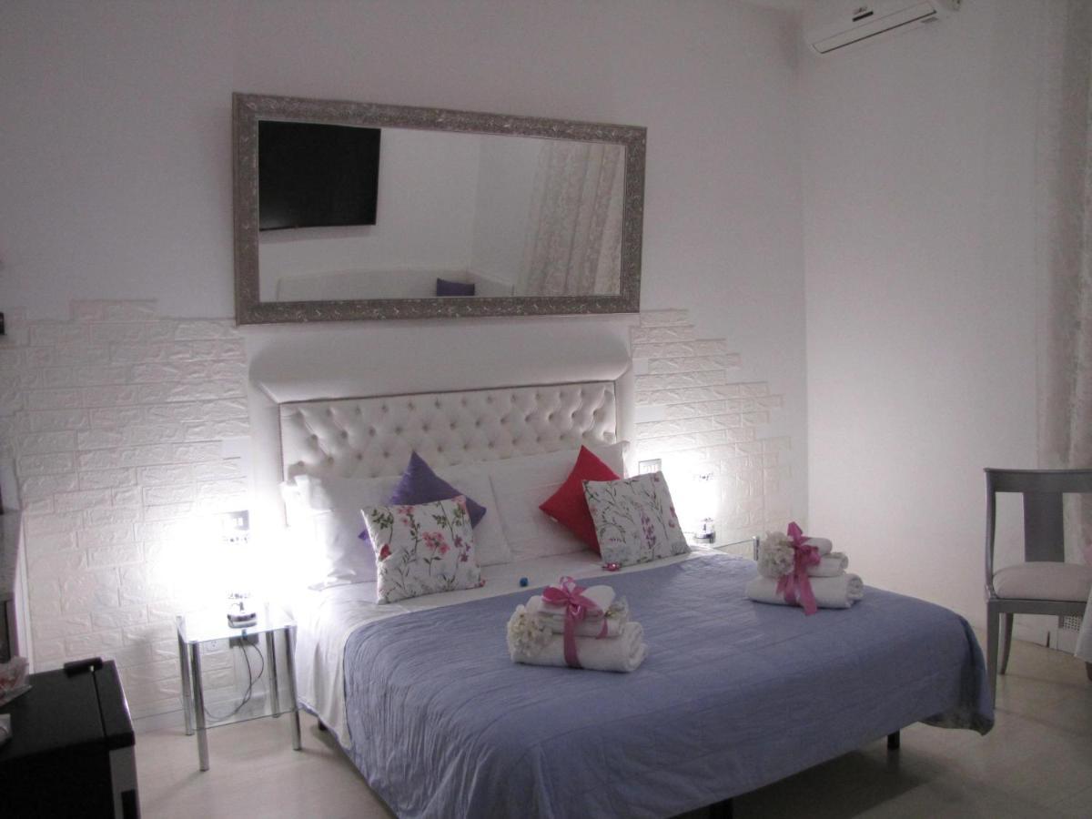 Bb La Bella Addormentata E Il Principe Calaf Bed & Breakfast Lucca Exterior photo