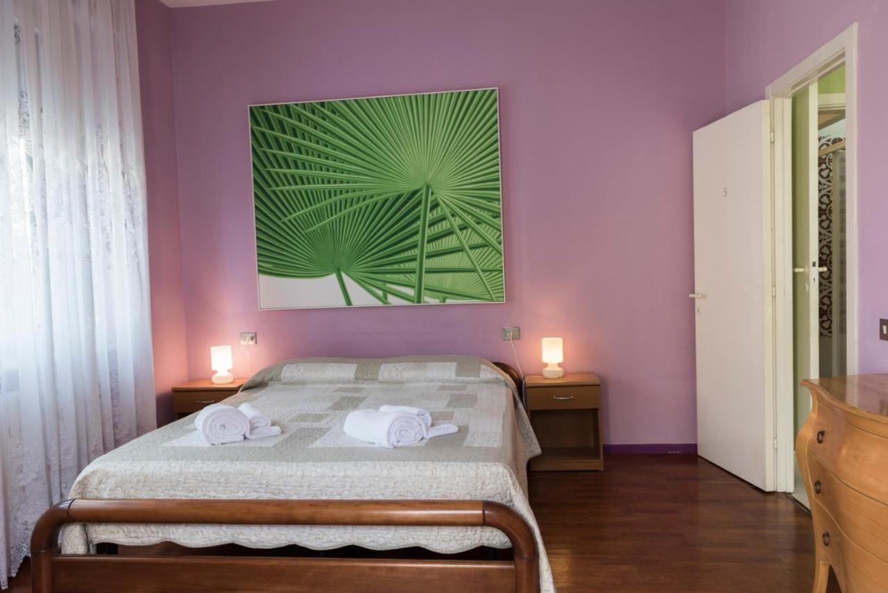 Bb La Bella Addormentata E Il Principe Calaf Bed & Breakfast Lucca Exterior photo